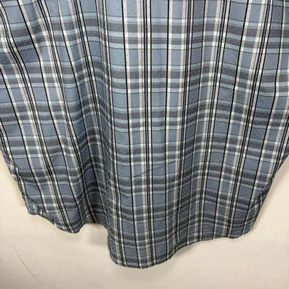 Huk Performance Short Sleeve Button Down Fishing Shirt Mens Large Blue Plaid